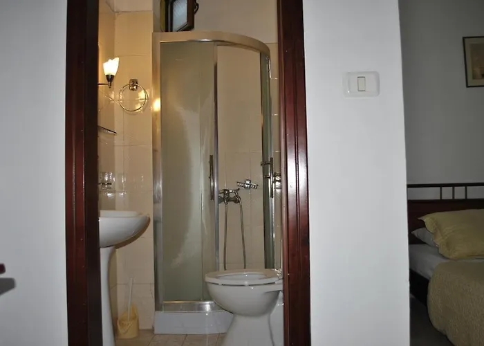 Bleta מלון Gjirokastër