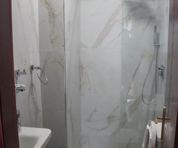 מלון Bleta Gjirokastër